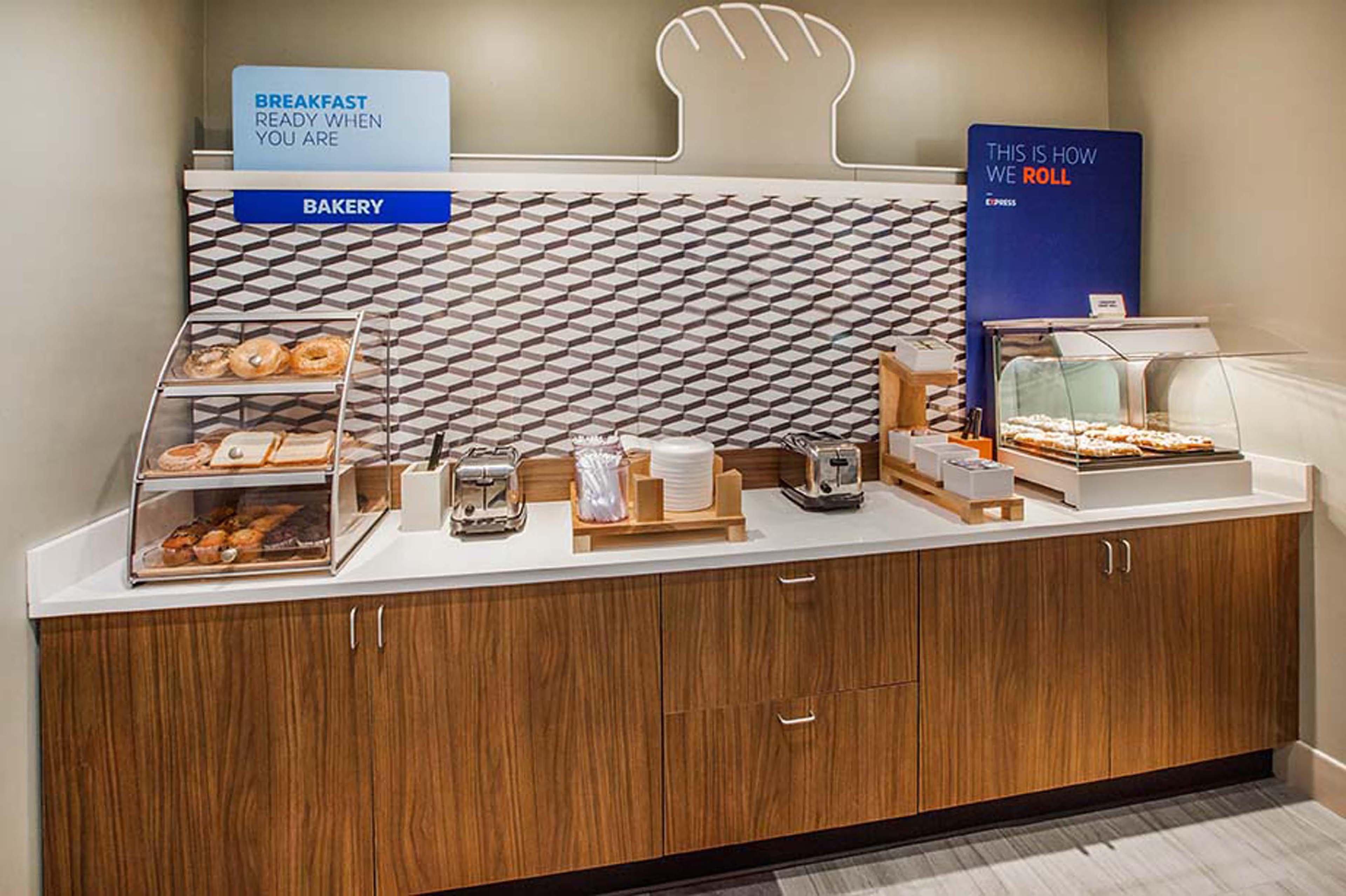 Holiday Inn Express Hotel & Suites Lexington By Ihg Dış mekan fotoğraf