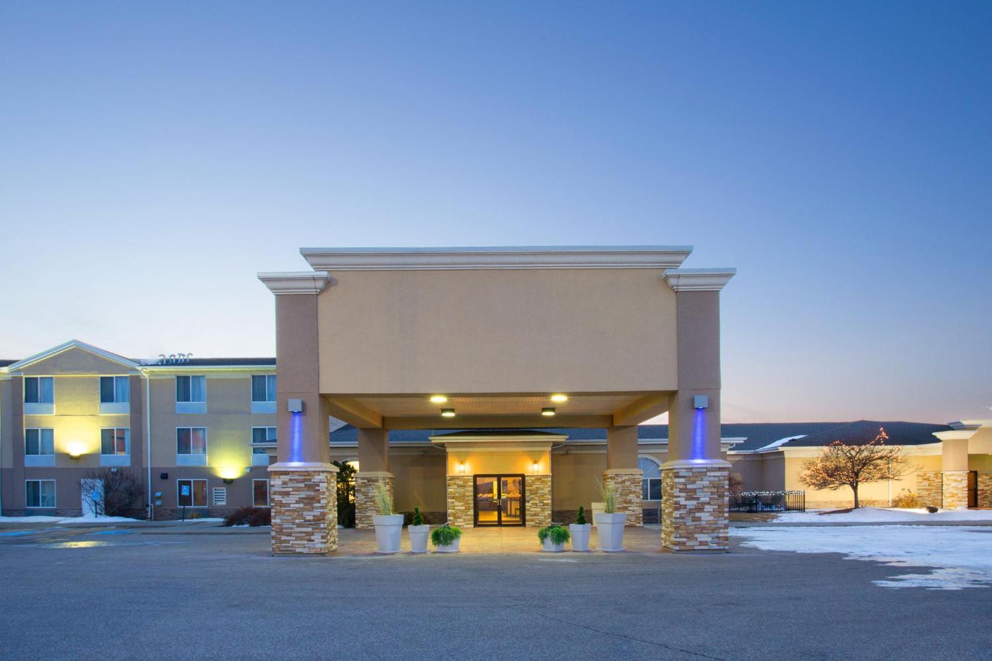 Holiday Inn Express Hotel & Suites Lexington By Ihg Dış mekan fotoğraf