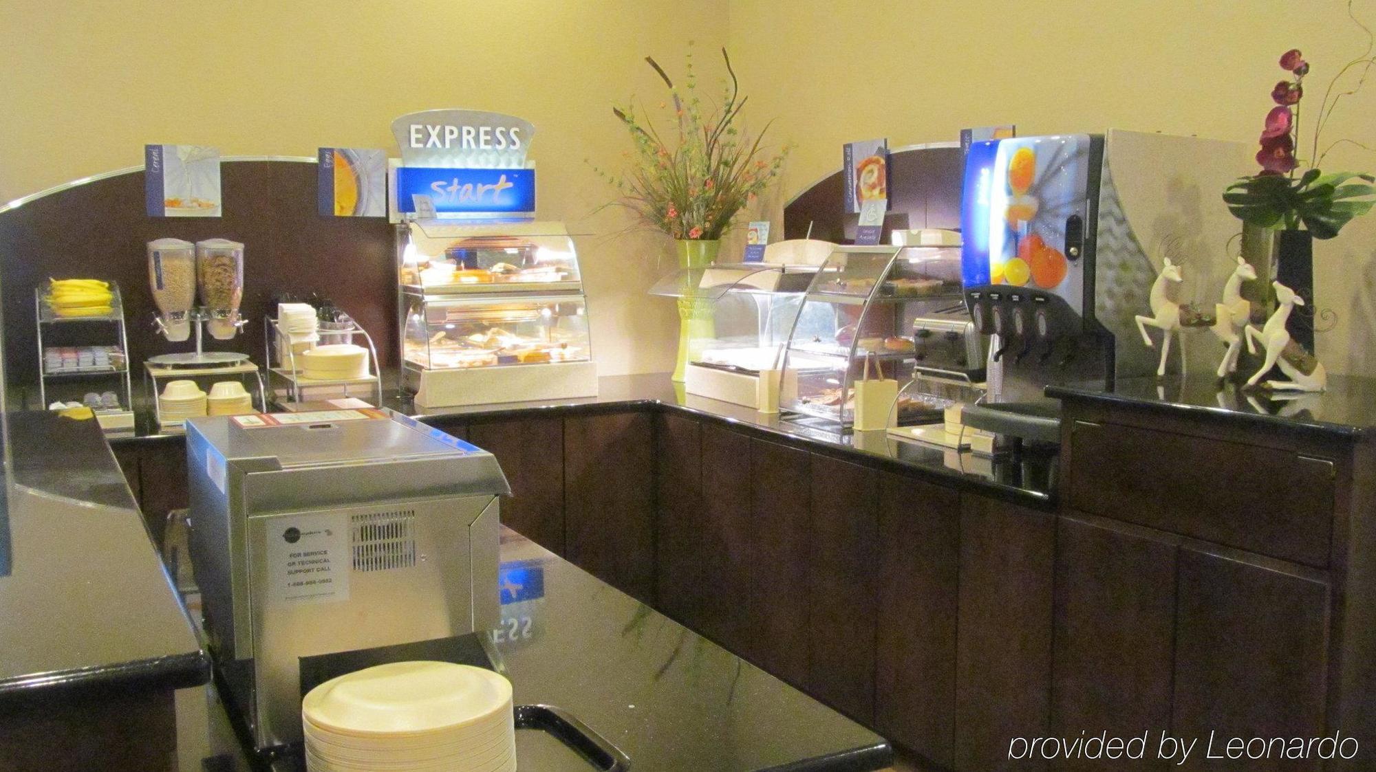 Holiday Inn Express Hotel & Suites Lexington By Ihg Dış mekan fotoğraf